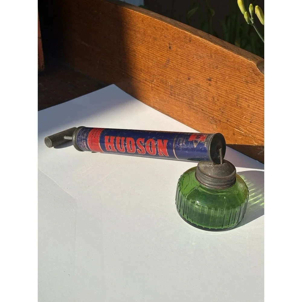 Vtg 1950s HUDSON Hand Pump Bug Insect Garden Sprayer with Green Glass Bottle
